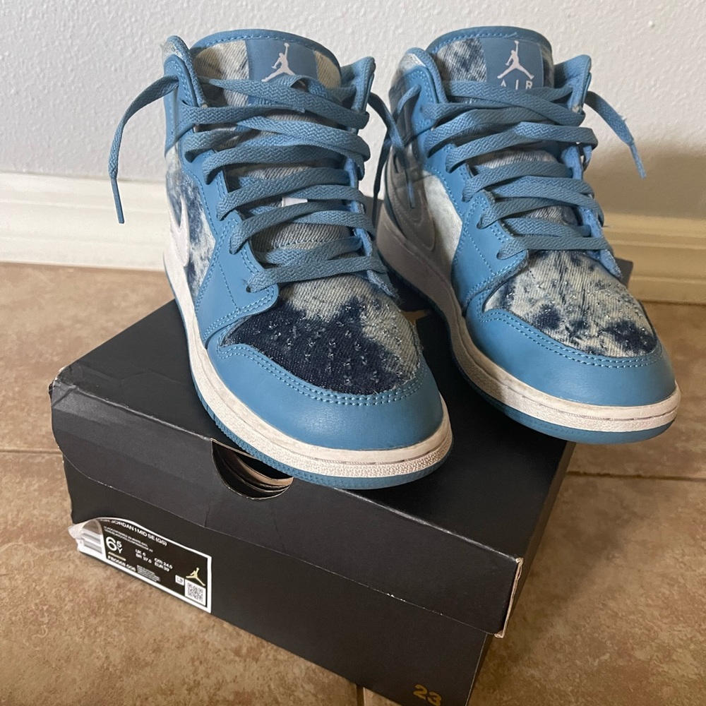 Air Jordan 1 Mid SE (GS)